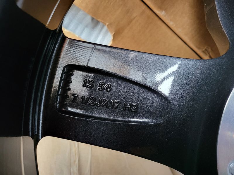 17цола BMW 1 2 серия  5x112 F40 F44 4бр Оригинални