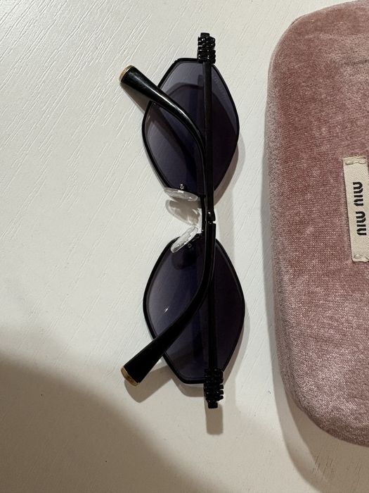 Ochelari de soare miu miu