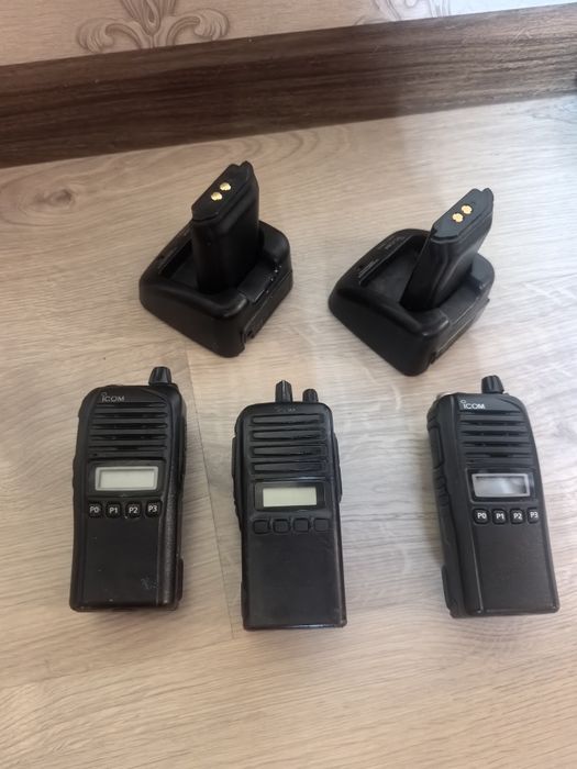 Продам рацию icom. В комплекте
