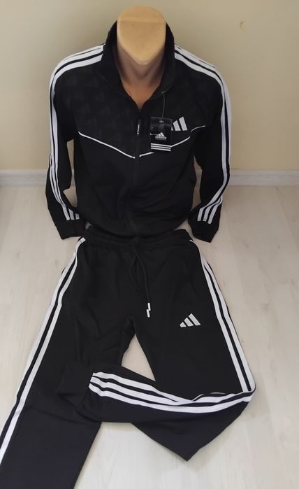 Model nou! Trening barbati Adidas.