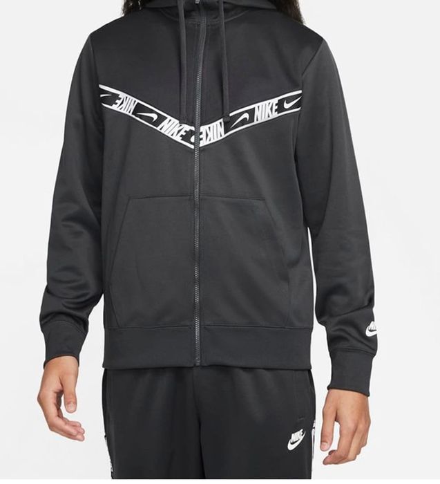 Nike худи обличано веднъж