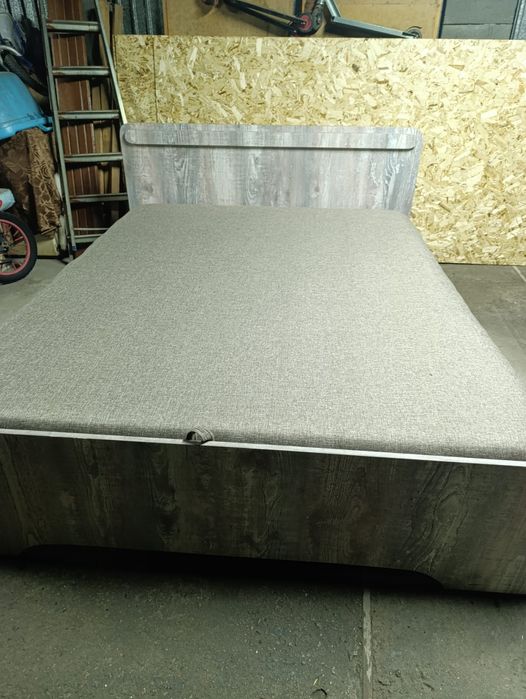 Продам кровать стандарт 2*1.6