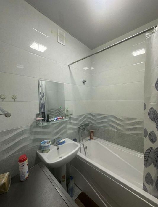 Лисунова2- 2/4/4 55м²ли янги шароитли квартира ижарага оилага берилад