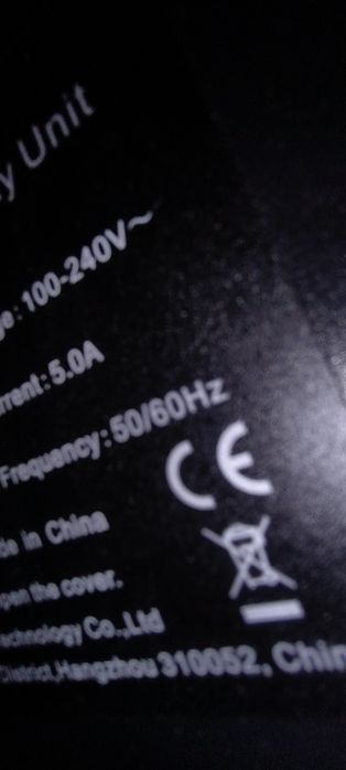 Монитор 55 инча HIKVISION DS-D5055UL-B със стойка за стена