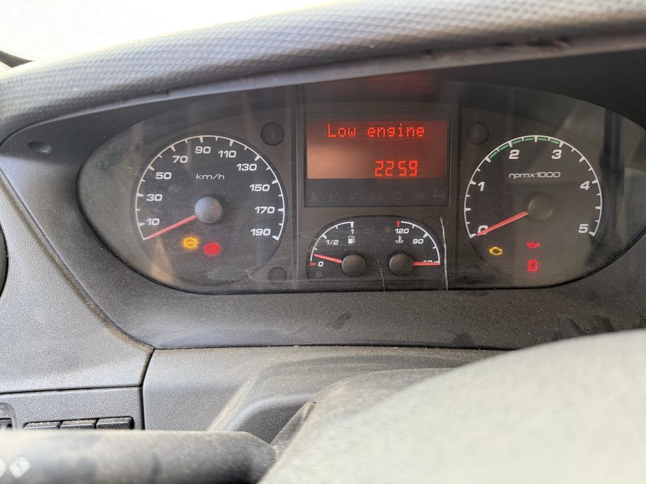 Iveco Daily 50C35 punte dublă lada 4 m