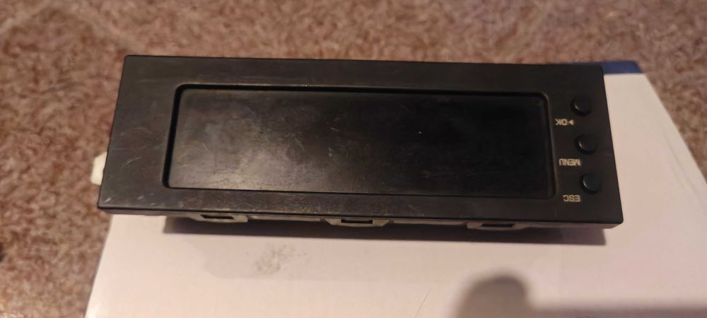 Дисплей за citroen с3 и peugeot