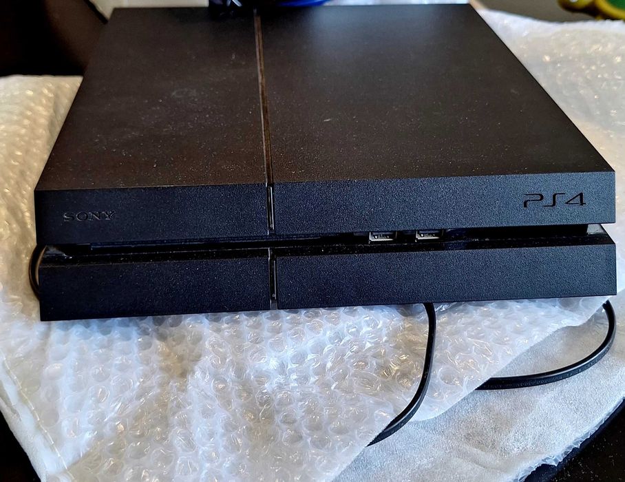 SONY Playstation 4 + Игра FIFA16