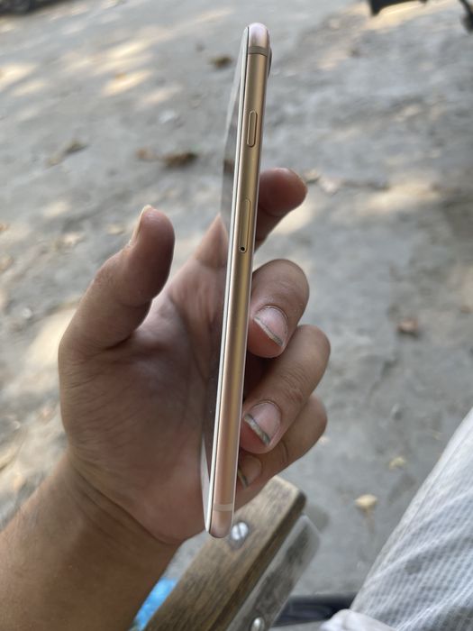 Iphone 8 Plus pamet 64