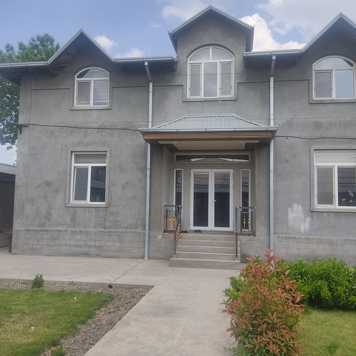 СРОЧНО ПРОДАЕТСЯ ЕВРОДОМ 6 сотых 8 комнаты (Яшнабадский район)