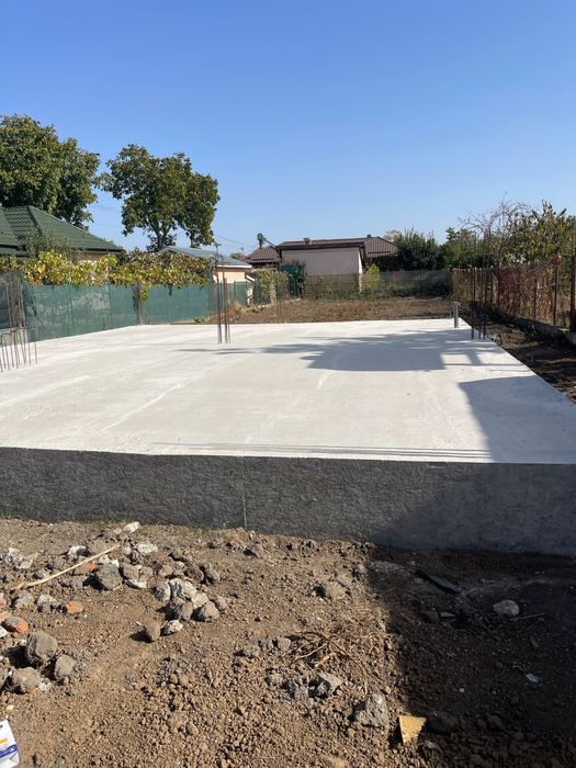 Oportunitate excelentă – Teren cu fundație și placă turnată.