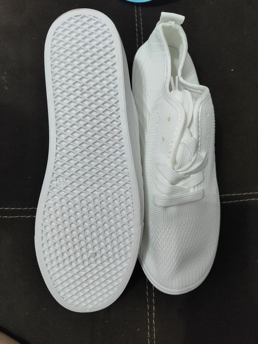 Продам летнюю обувь