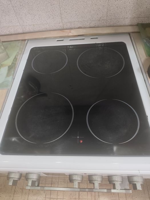 Продам плиту электрическую