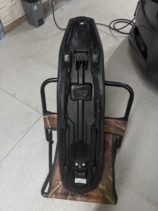 Guts Seatcover Ultra bee