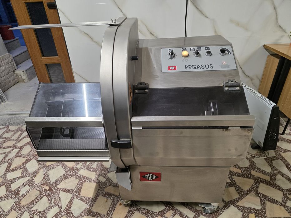 Masina feliat pâine