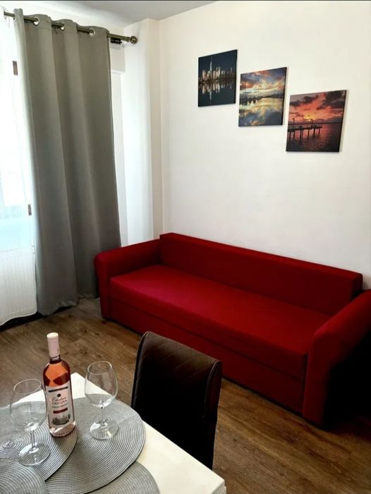 Inchiriez apartament in zona Palas