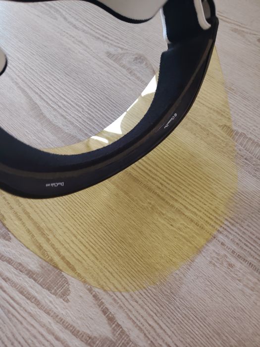 Козирка Dior налична