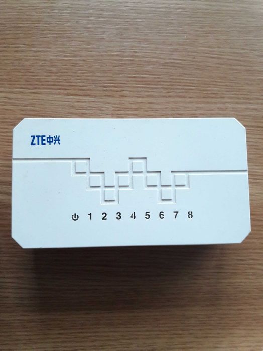 Switch ZTE ZXR-10 8 Porturi 100Mbps