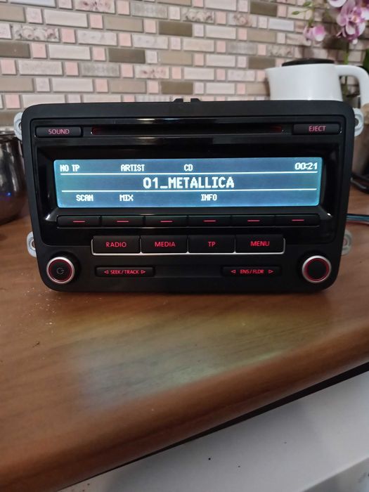 Radio cd rcd 510 310 golf 5 plus turan tiguan passat cu cod inclus