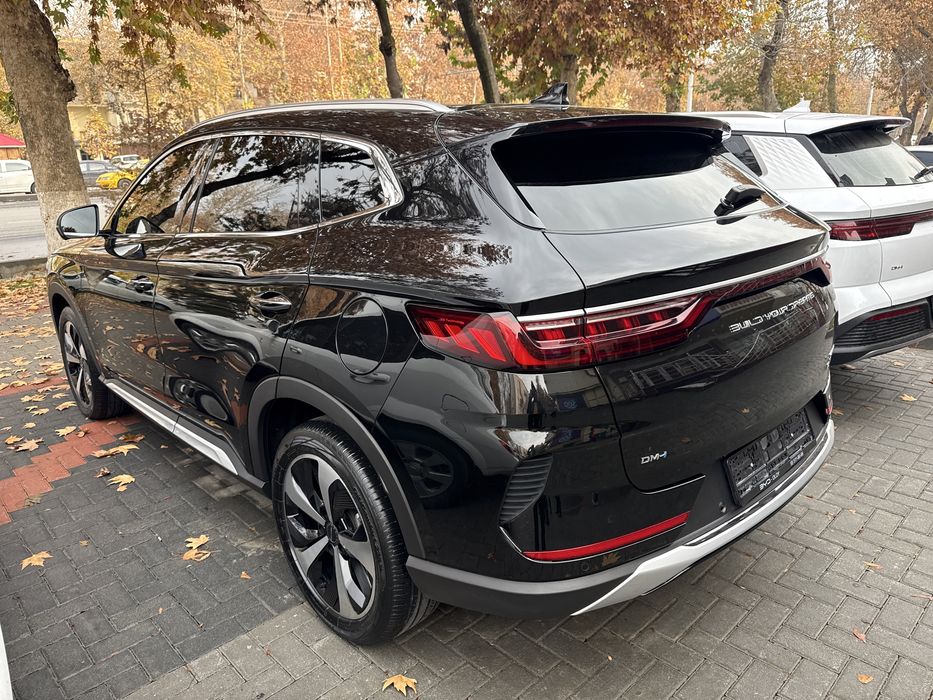 Продаётся BYD Song Plus DM-1 гибрид 2023г цвет черный