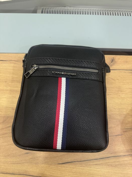 Барсетка от Tommy Hilfiger