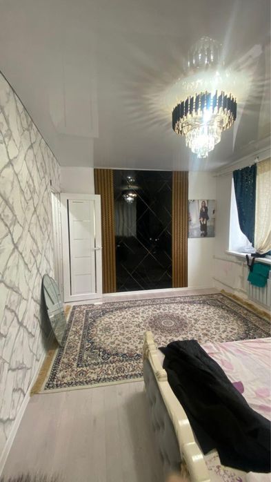 Каланын ортасындагы уй жалга бериледи.