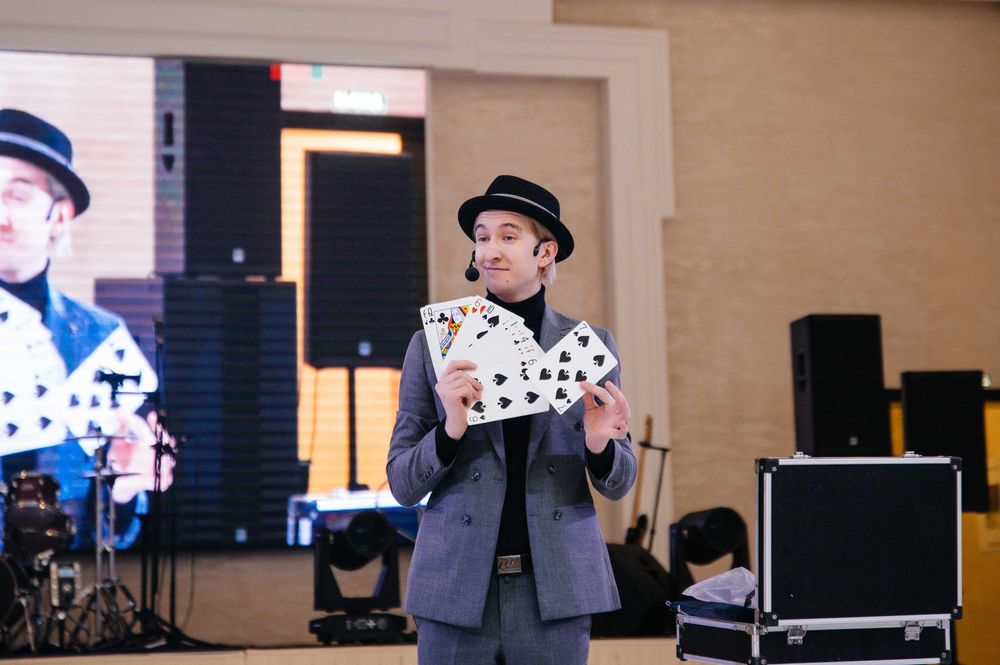 Фокусник Иллюзионист