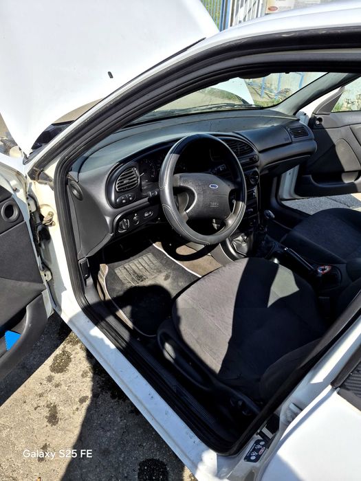 Se vinde Ford Mondeo.