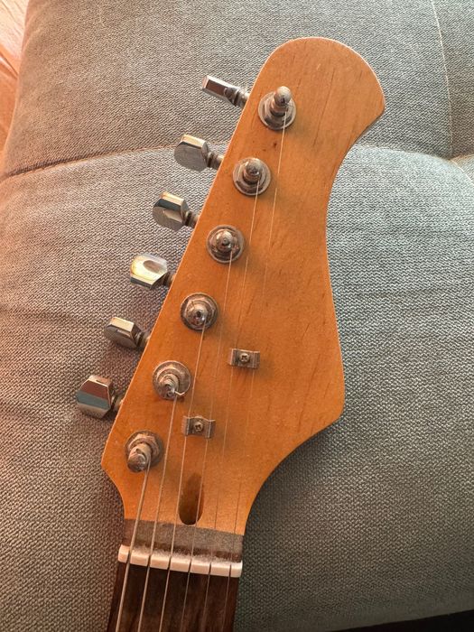 Електрическа китара Stagg