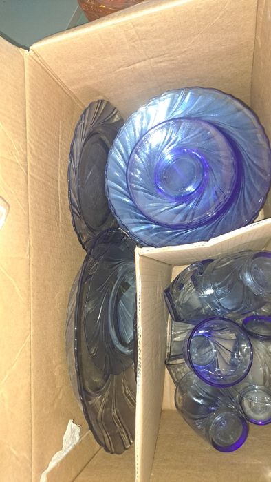 Ыдыс аяқ набор  сатылады бәрі түшел ішінде