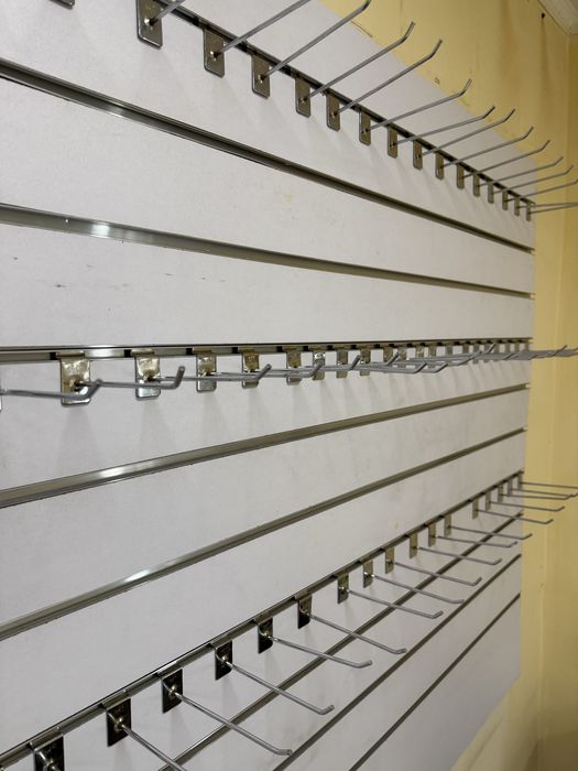 Продам эконом панели 2 шт с крючками