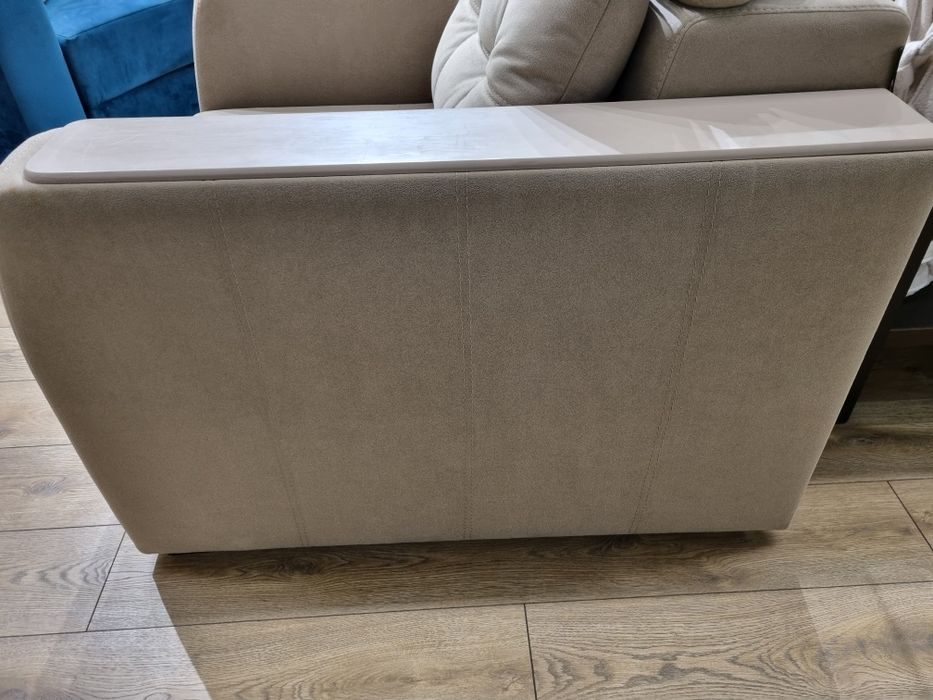 Fotoliu cu tetiera reglabila
