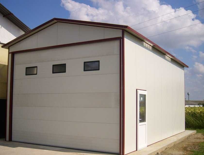 Casa Modulara, Garaje Auto si Containere stil birou din structura metalica si panou sandwich termoizolant