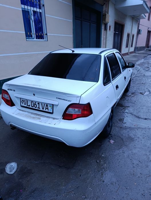 Nexia 2 1.6 sotiladi