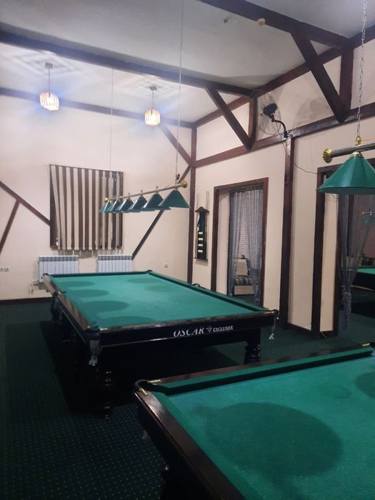 Билярдний столла сотилади