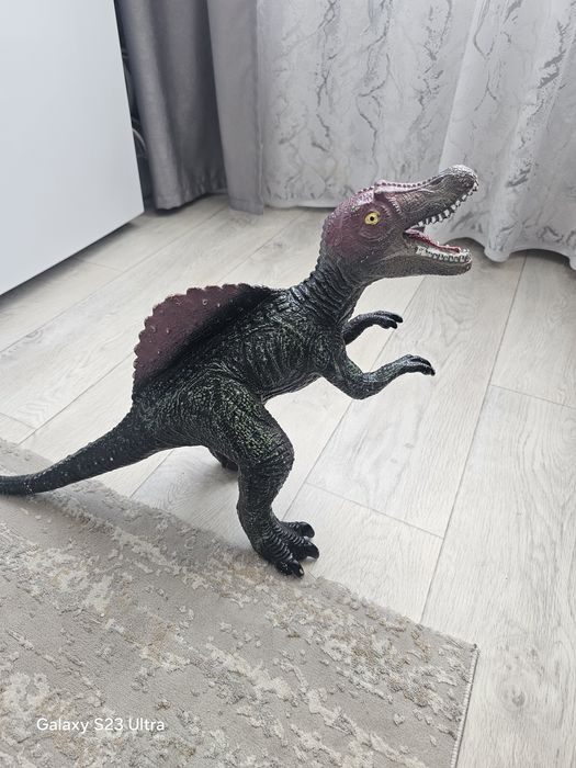 Продам динозавров