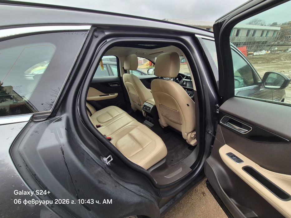 Jaguar F pace ES