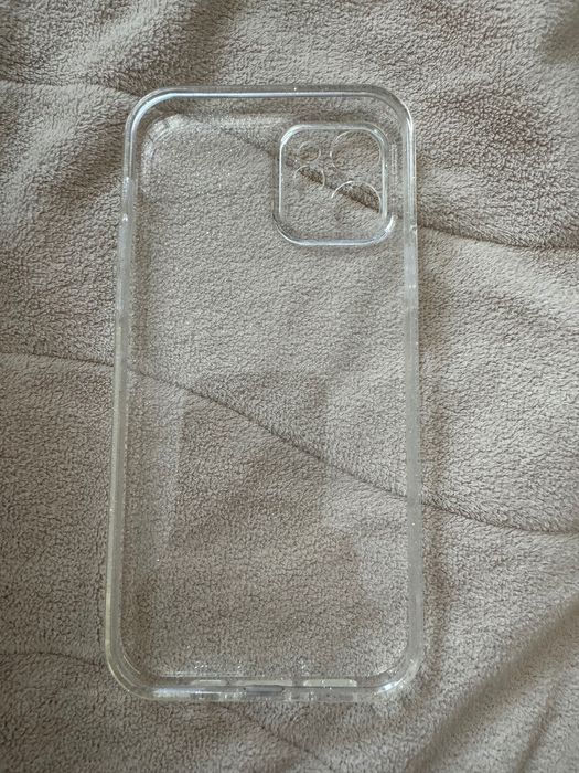 Кейсове за iPhone 12