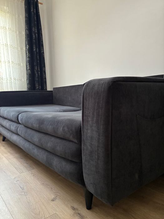Canapea nouă foarte confortabilă