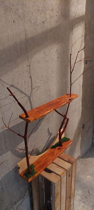 Дървена поставка за цветя