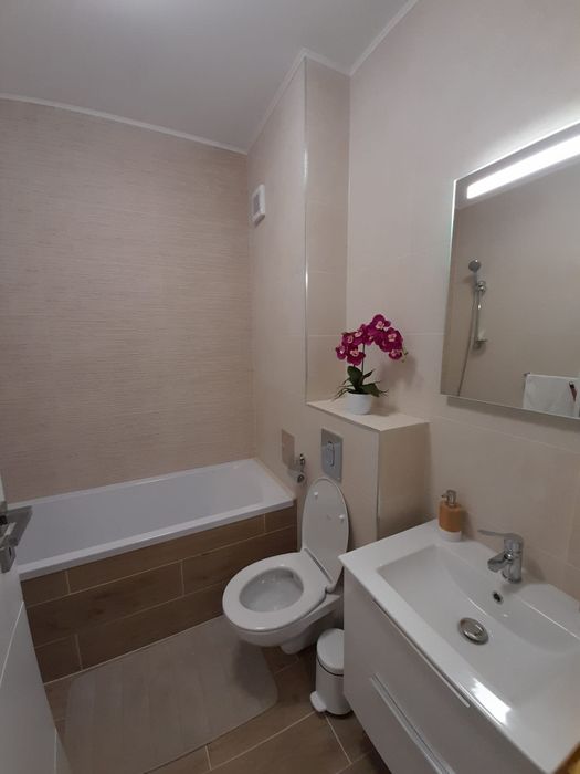 Închiriez apartament cu 2 camere Prima Universitatii