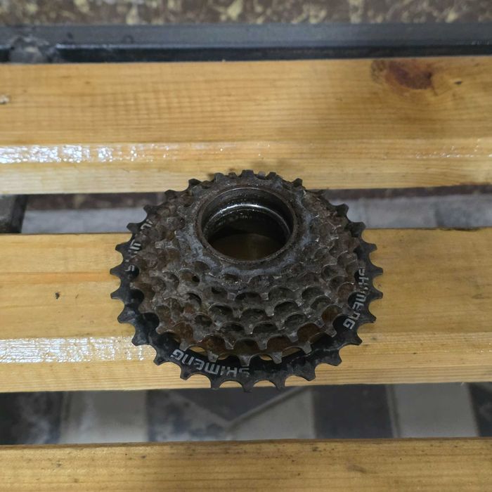 Velosiped zapchastlari: Treshotkalar va vtulka o'qlari