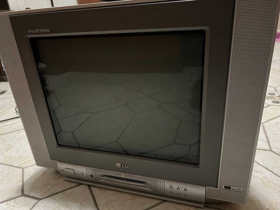 Телевизор LG с плосък екран