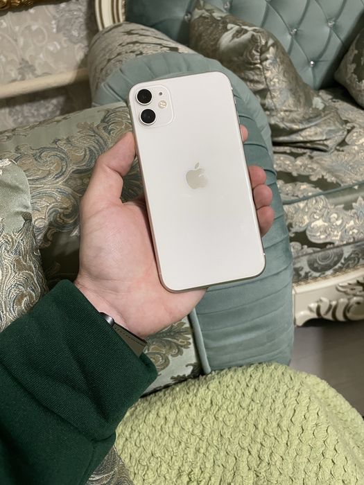 Продам телефон Айфон 11 128