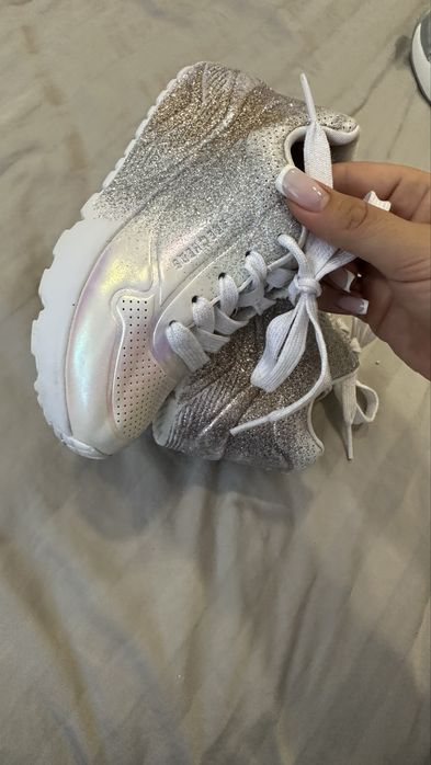Маратонки Skechers блестящи