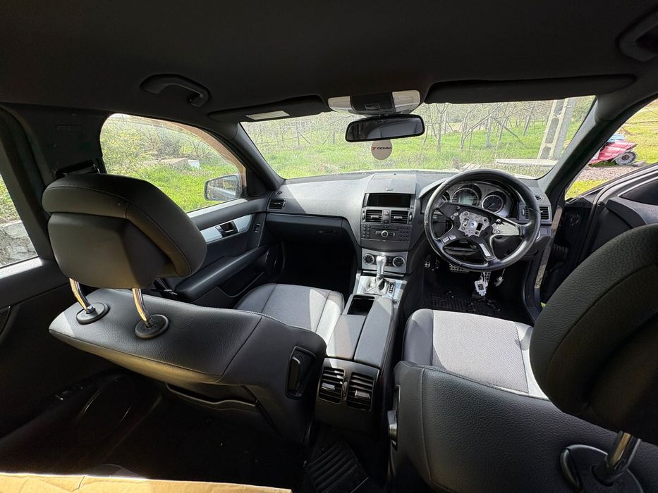 Mercedes c 220 +motor defect injectoare