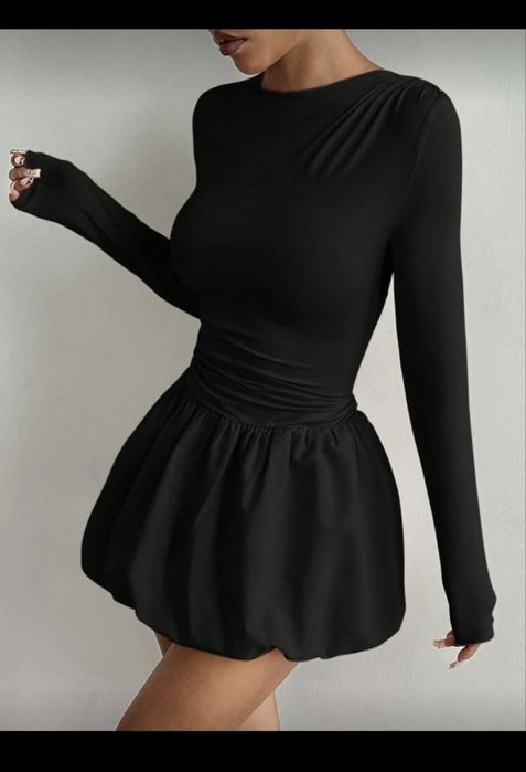 Черна рокля.