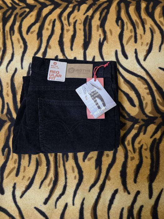 Мъжки нови джинси