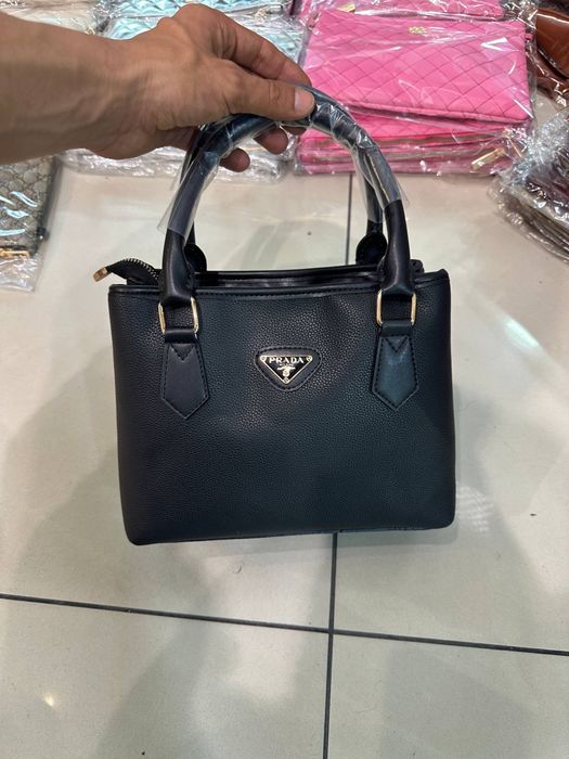 Дамска чанта LV, Prada, Guess, Dior, Pinko