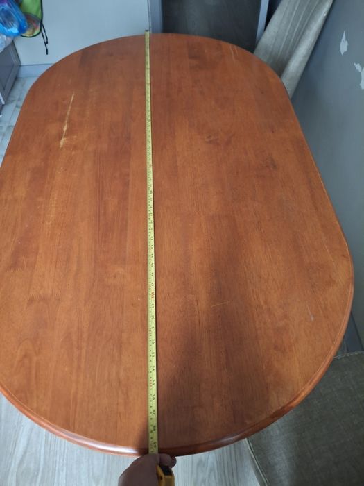 Стол овалный в хорошем состояни