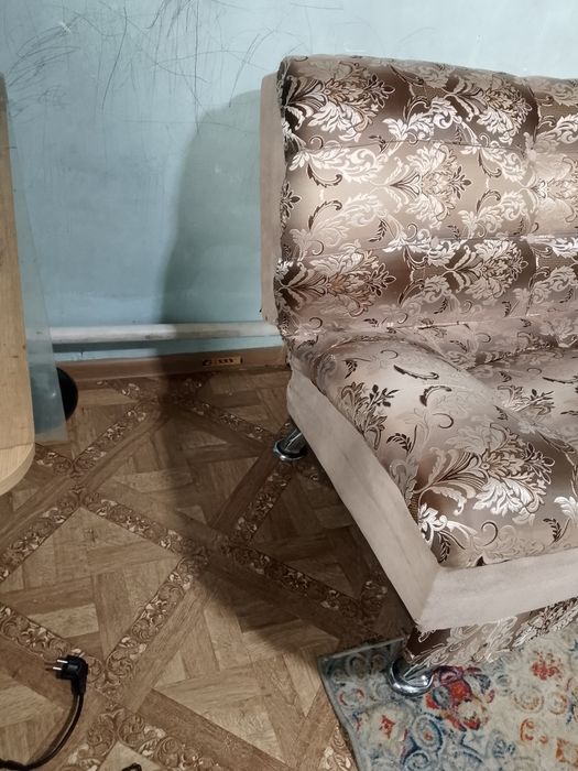 Продам диван  2000 тыс